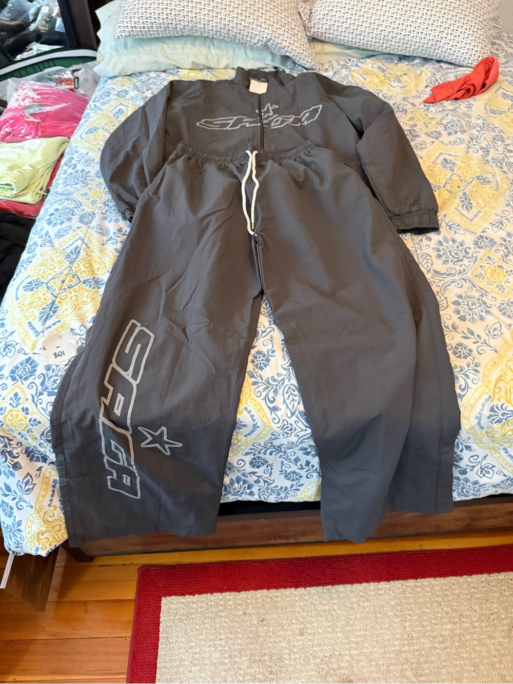 Saga Full Set Gray Sports Jumpsuit with Graphic Logo